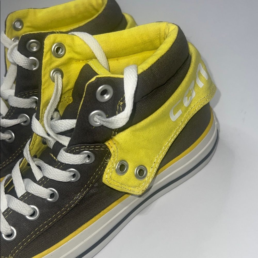 Youth Converse High Tops size 6Y - Picture 4 of 9